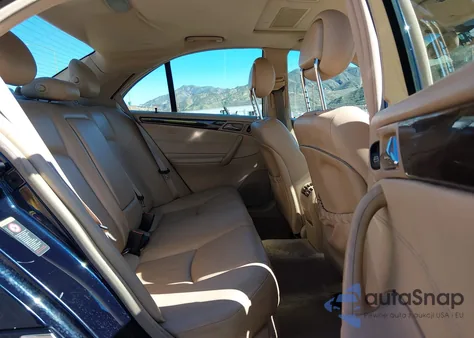 2003 Mercedes-Benz C 240 z USA, uszkodzony, nr VIN WDBRF61J93A403200